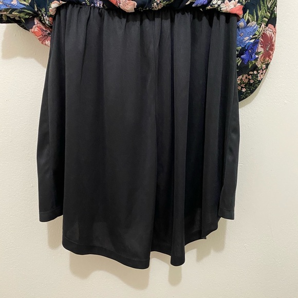 Floral Strappy Black Dress - Picture 9 of 10